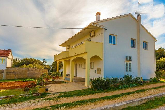 Apartments Maco بيتريتْشاني الغرفة الصورة