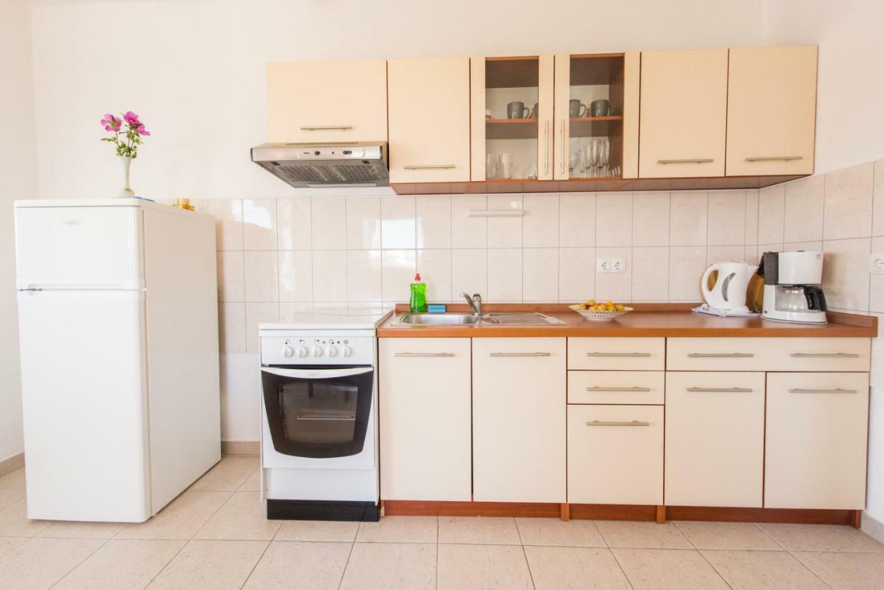 Apartments Maco بيتريتْشاني المظهر الخارجي الصورة