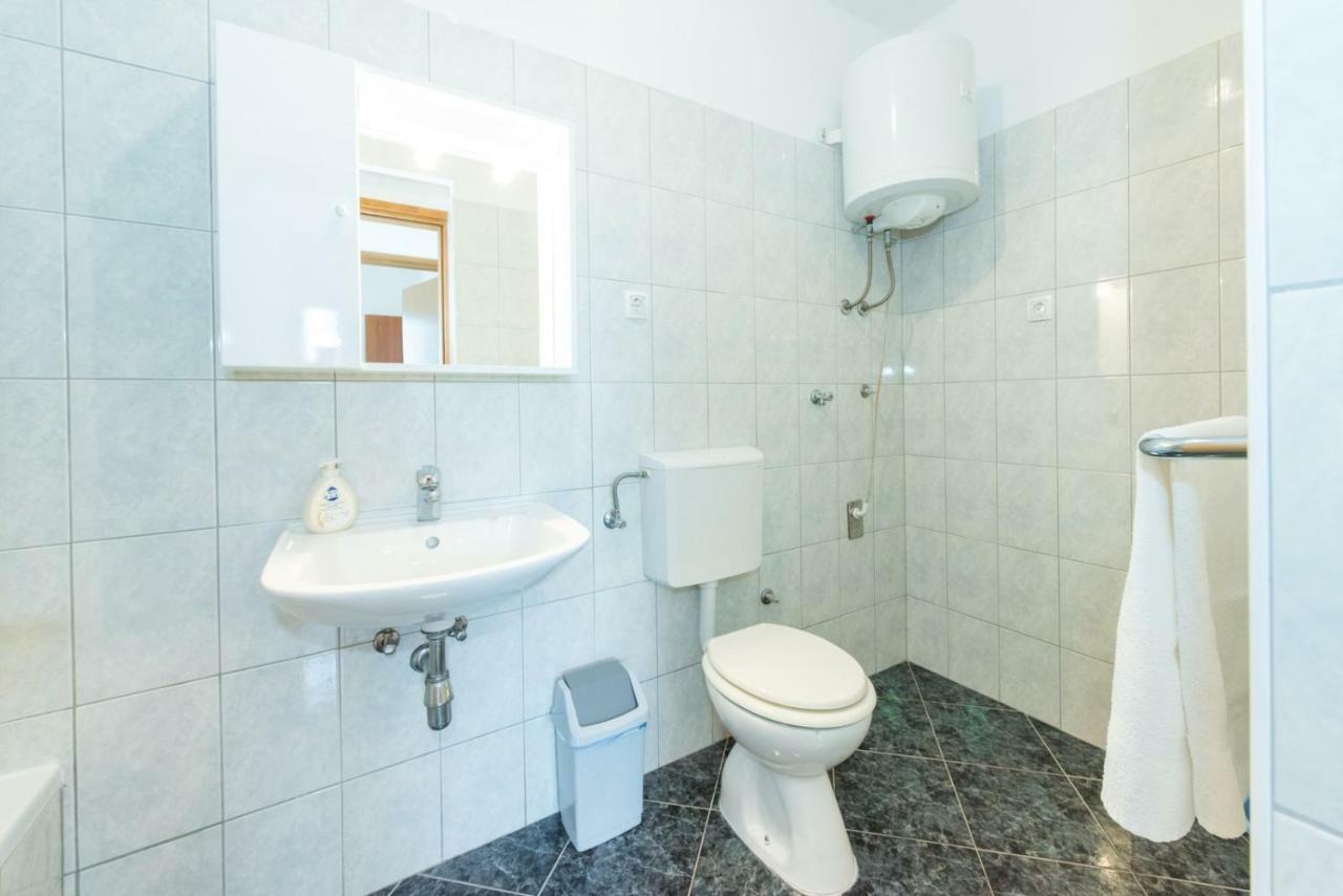 Apartments Maco بيتريتْشاني المظهر الخارجي الصورة